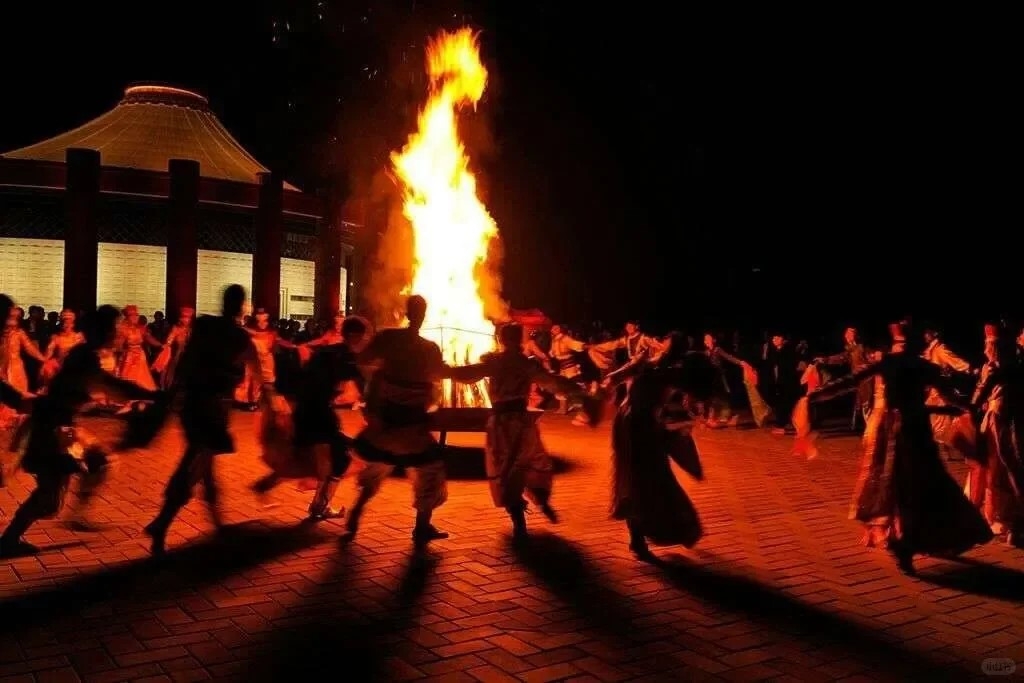 TOUR TRUNG QUỐC - NỘI MÔNG: HOHHOT - THẢO NGUYÊN HY LA MỘC NHÂN - TƯƠNG SA LOAN - ORDOS - LĂNG THÀNH CÁT TƯ HÃN